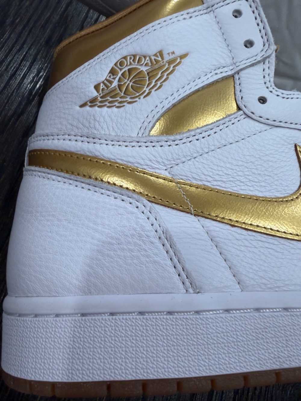 Nike Air Jordan 1 Retro OG Shoes White Metallic Gold size 12.5 - Picture 2 of 10